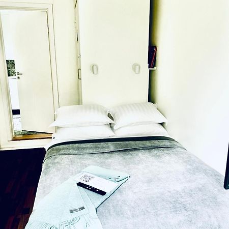 Studio 104- Free Parking Onsite -Private Entrance 雷克雅維克 外观 照片